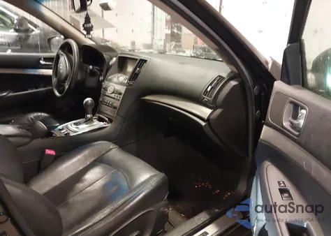 2015 Infiniti Q40 z USA, uszkodzony, nr VIN JN1CV6ARXFM521066